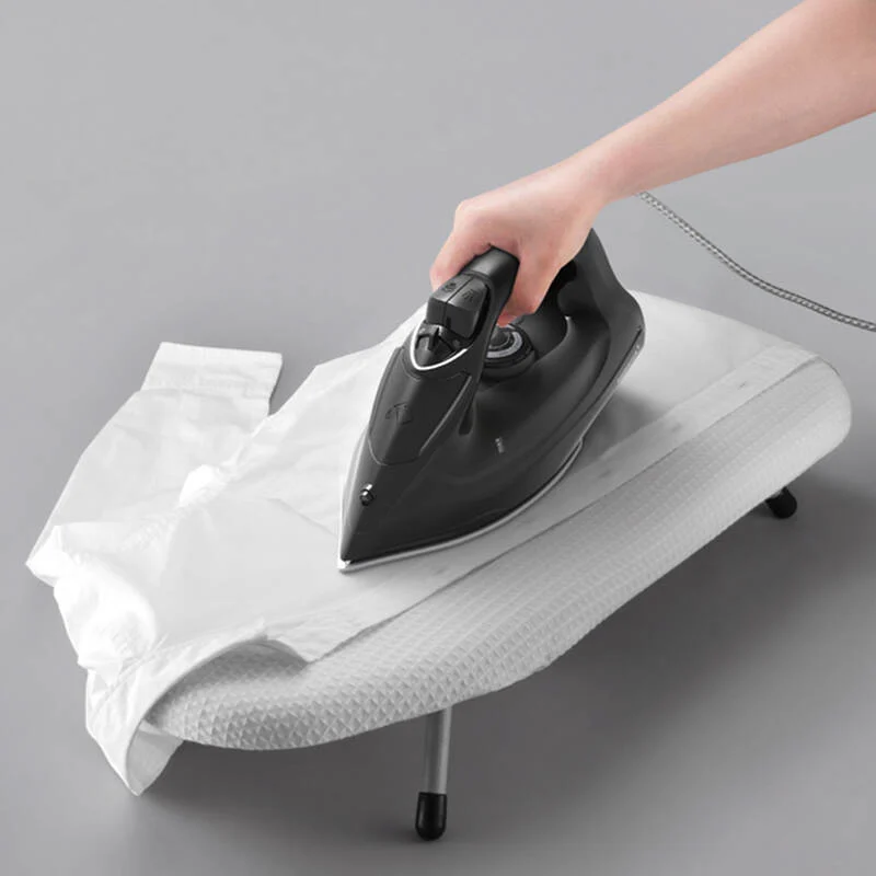 ENI334BLK - Bàn ủi hơi nước LocknLock 1800W, mặt đế ceramic, bình nước 220ml - LocknLock Online